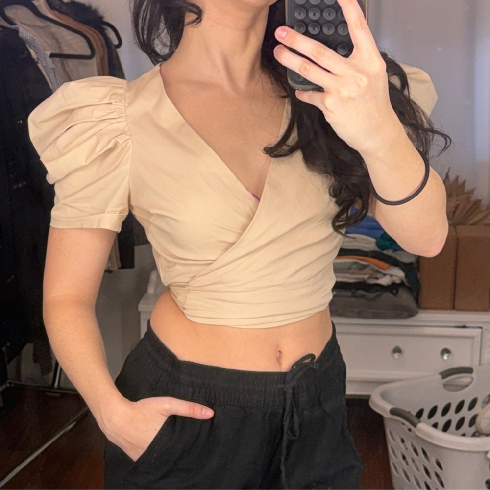 Forever 21 Crop Top Nude Beige Cream Puff Sleeve Crop Top Small - Picture 9 of 14